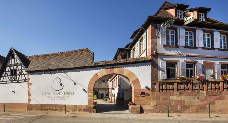 Facede du Cheval Blanc